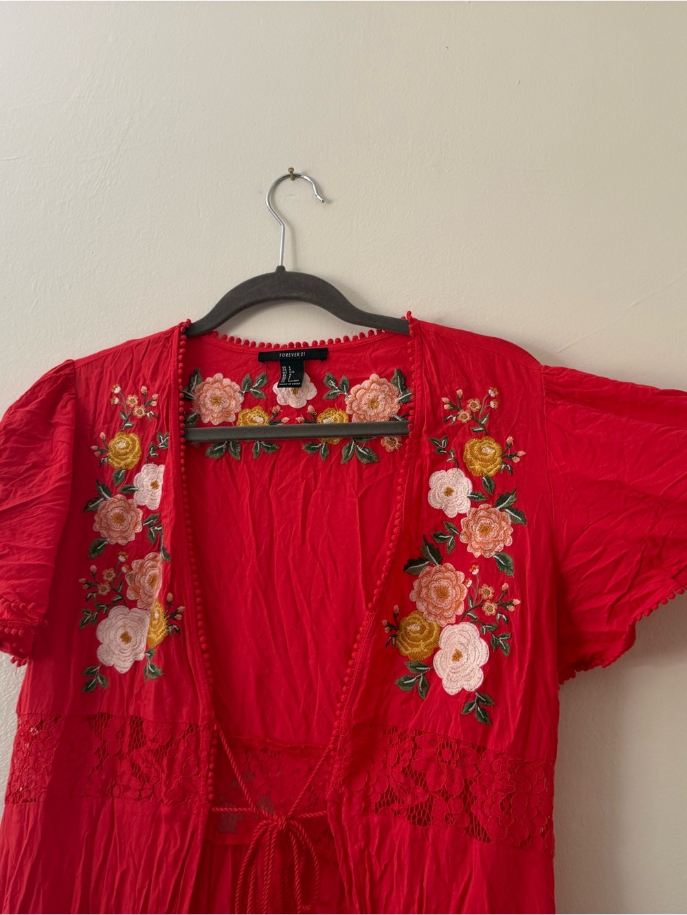Floral Embroidered Red Maxi Duster Summer Kimono w/ Tie Front Size Lg Forever 21 - Picture 5 of 12